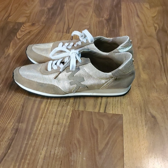 Shoes - Picture 2 of 5